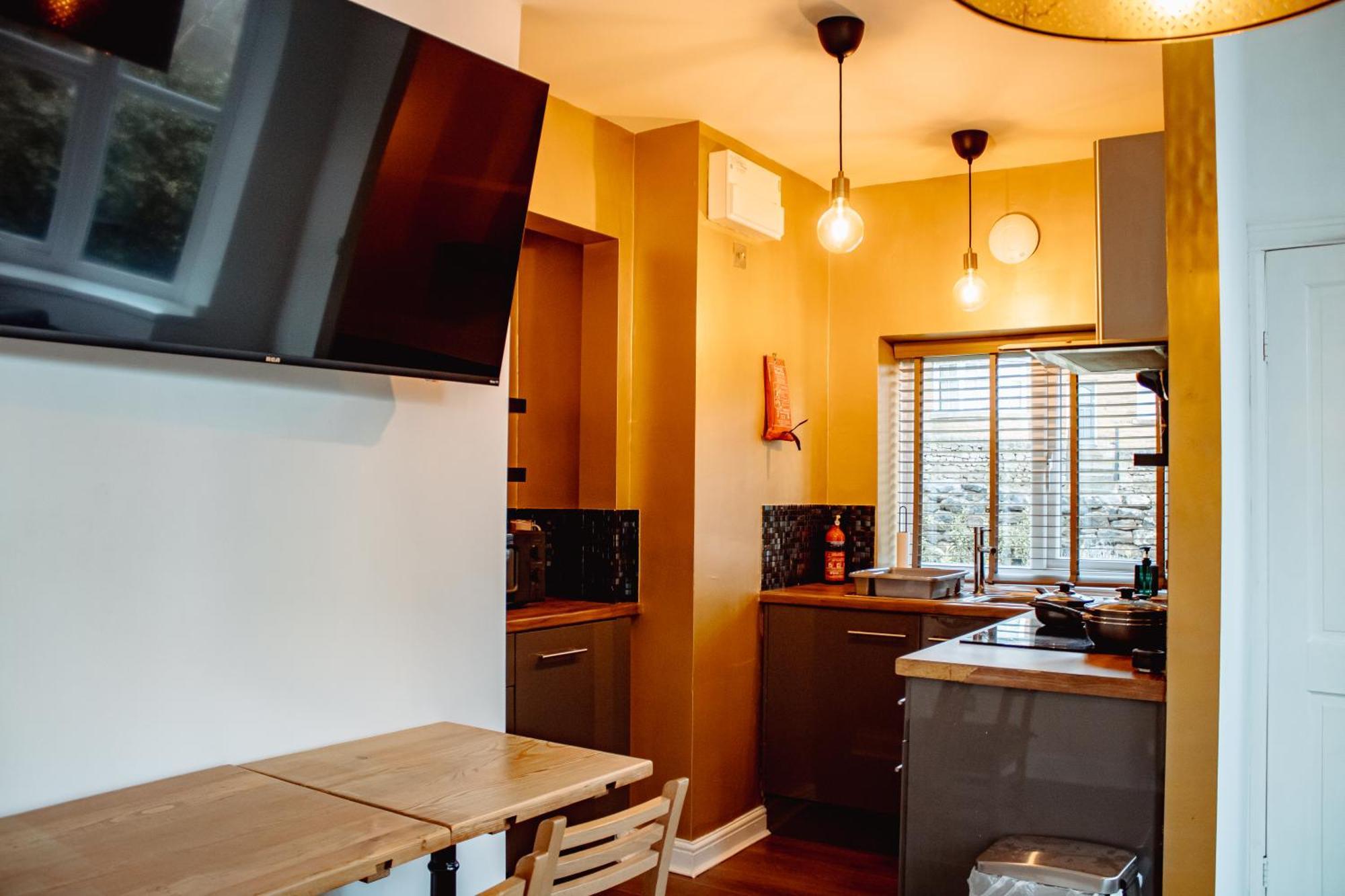 דירות הרוגייט Spacious Flat With Free Parking מראה חיצוני תמונה