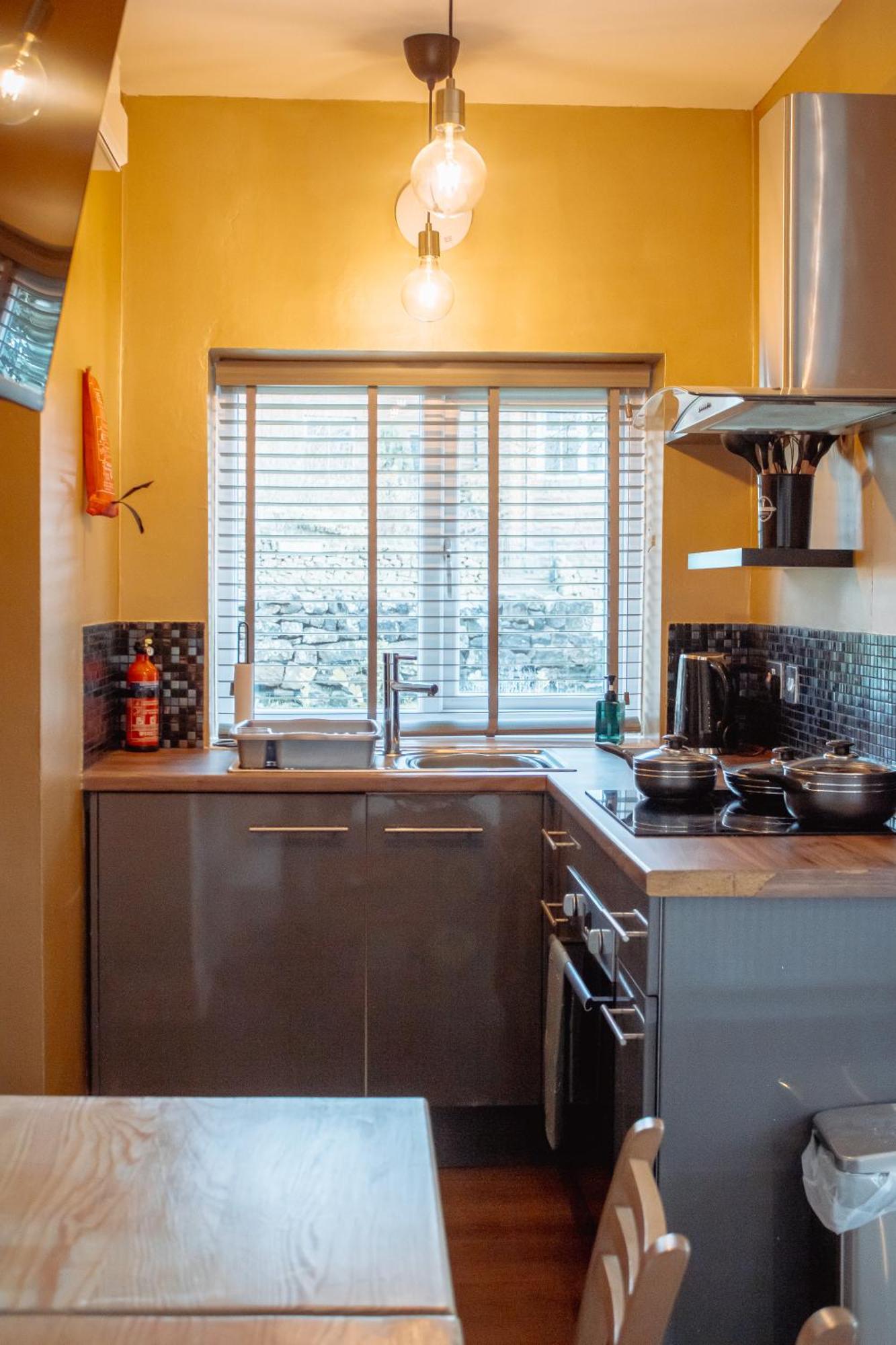 דירות הרוגייט Spacious Flat With Free Parking מראה חיצוני תמונה